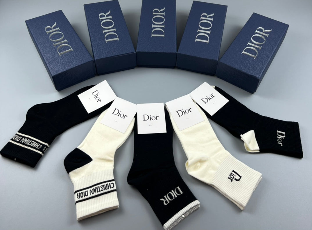 235QD68SDE Stylish socks(5 pairs )