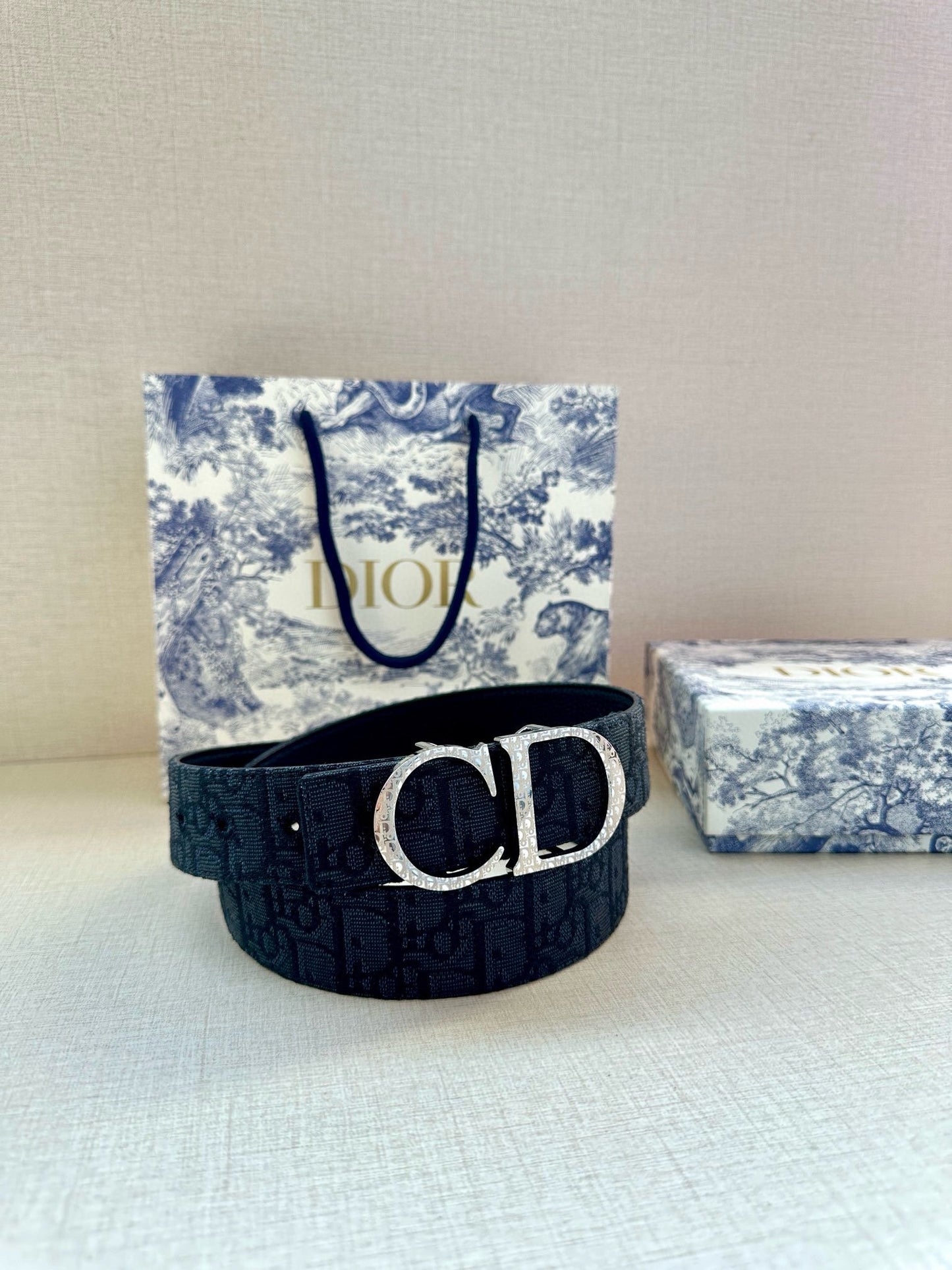 155RD206PDE Stylish  High quality belt With full package