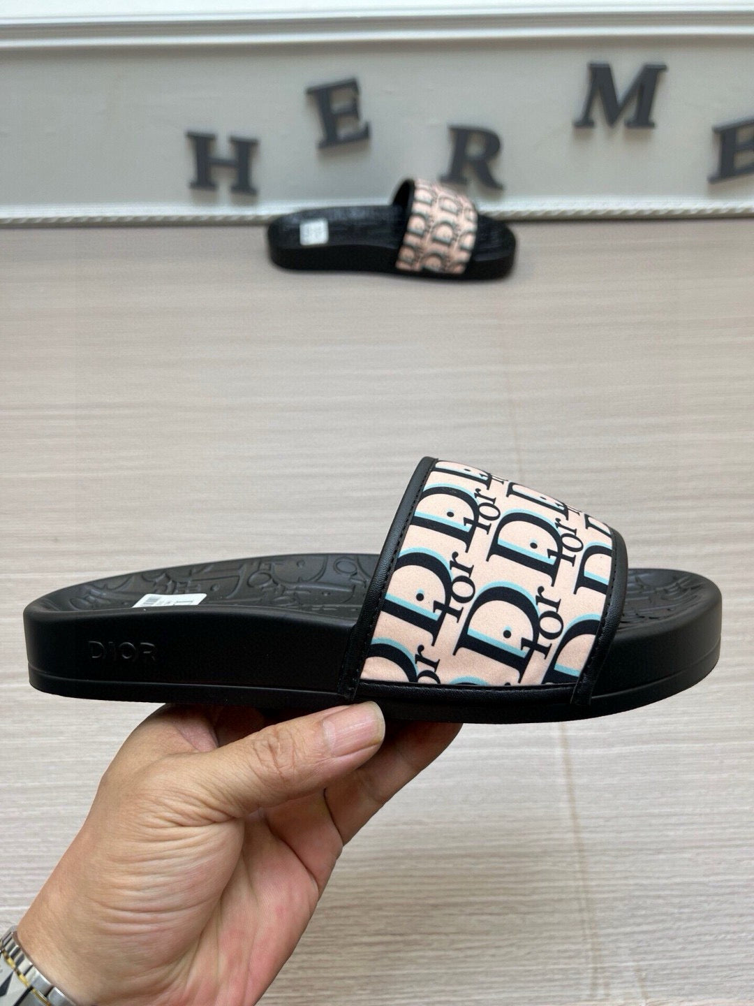 535ZD280ZDE Stylish Slippers