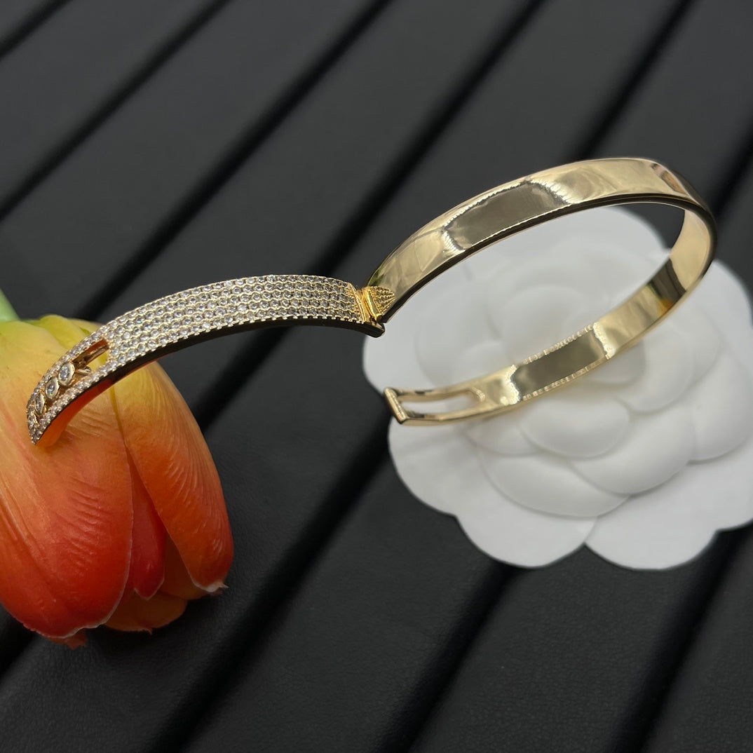 14A763KDE Stylish Bracelets