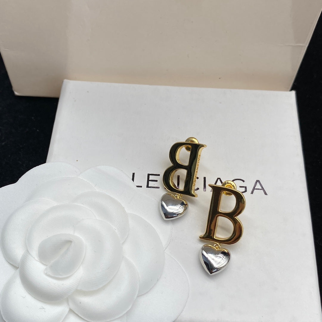 14J127EDE Stylish Earrings