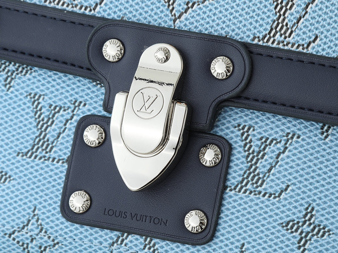 15RE47BDE Stylish leather bag