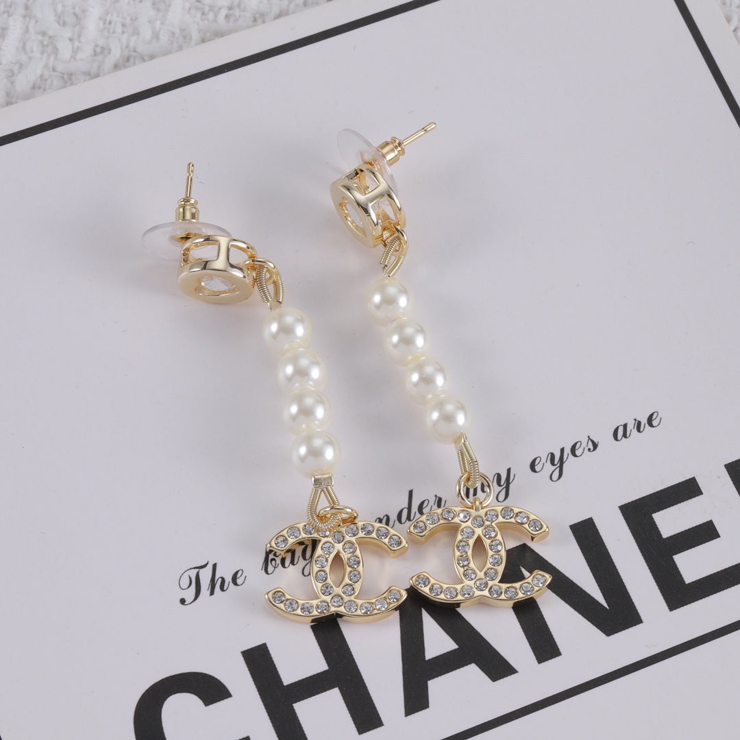 14C688EDE Stylish  Earrings