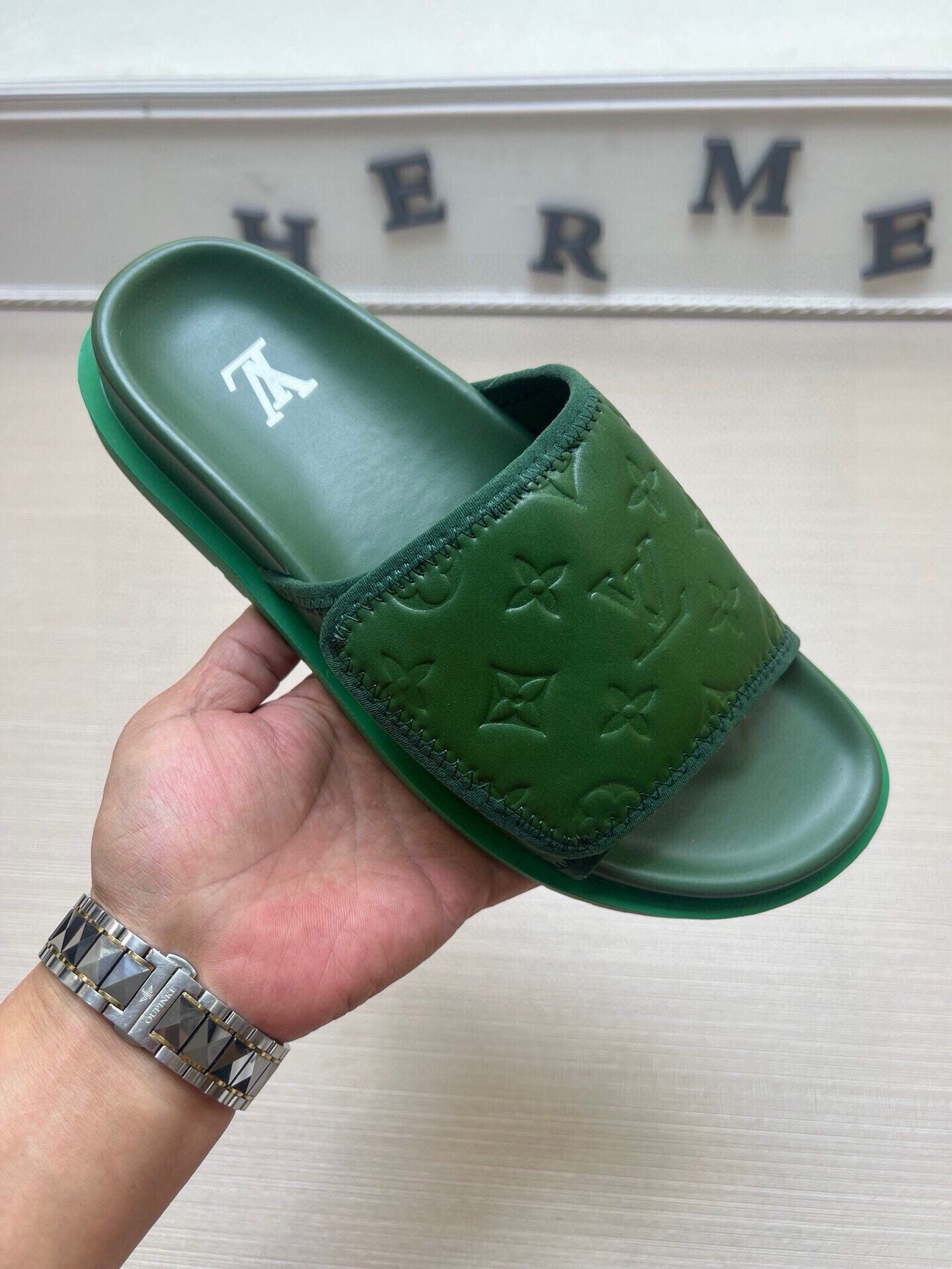 5LE210ZDE Stylish Slippers