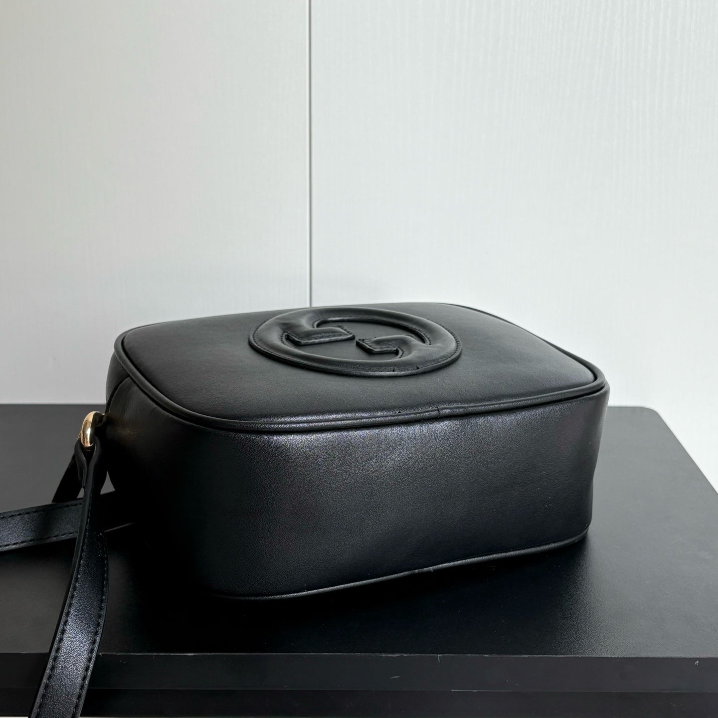 2WB18BDE Stylish leather bag