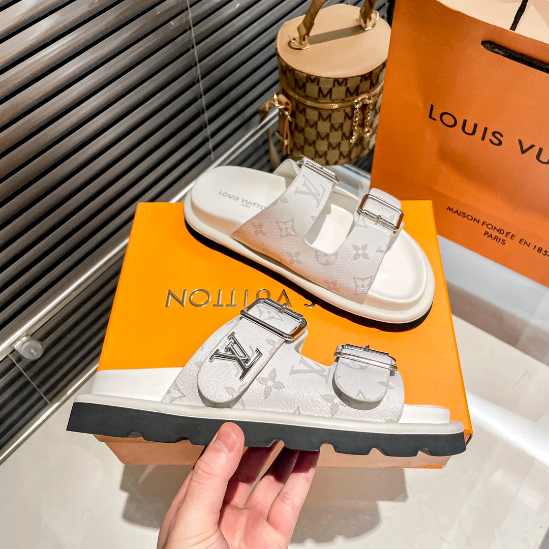 14E194ZDE Stylish Slippers