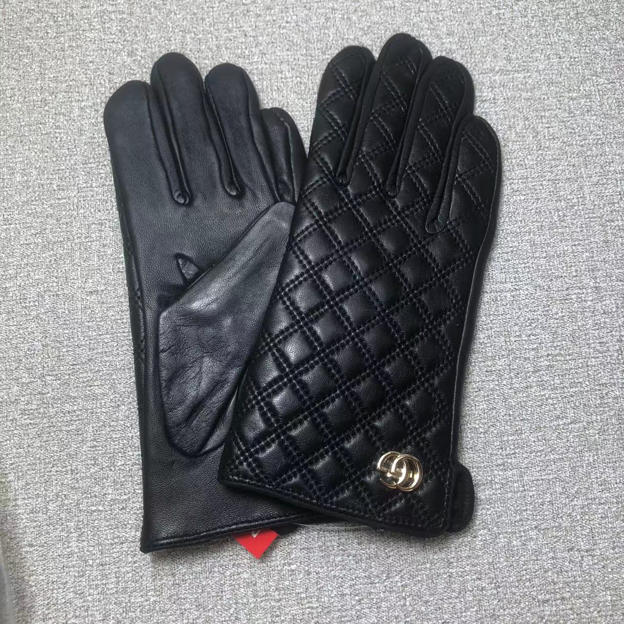 24B81SDE Stylish gloves