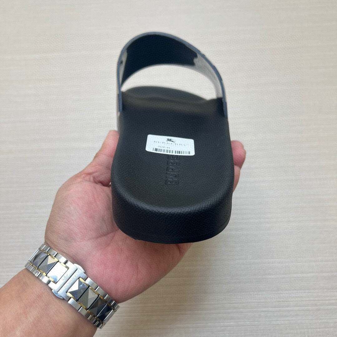 535ZR251ZDE Stylish Slippers