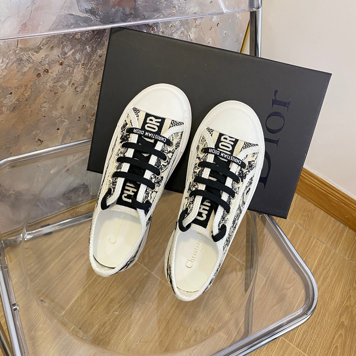 1YD20ZDE Stylish Sneakers