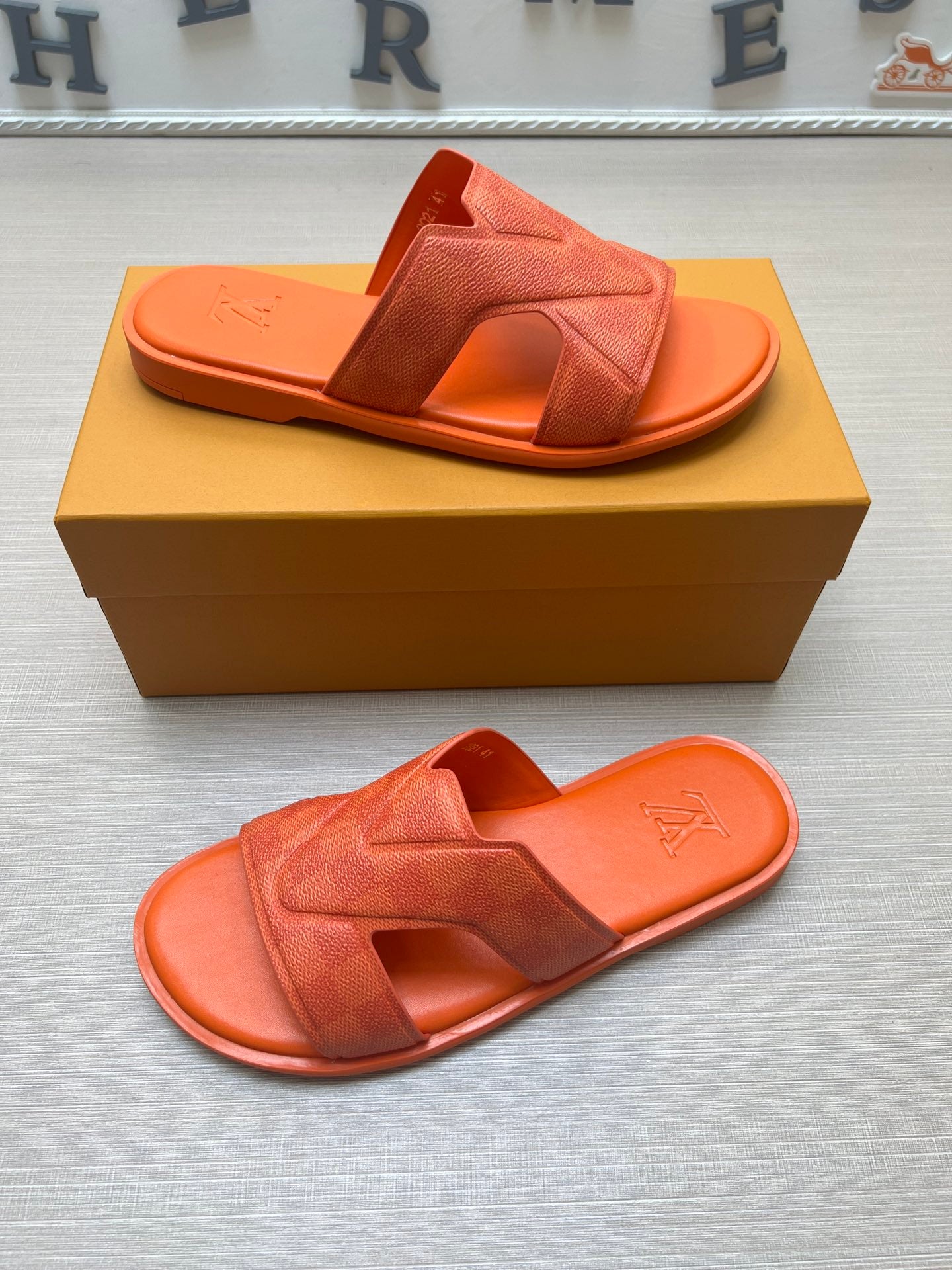 54E22ZDE Stylish slippers
