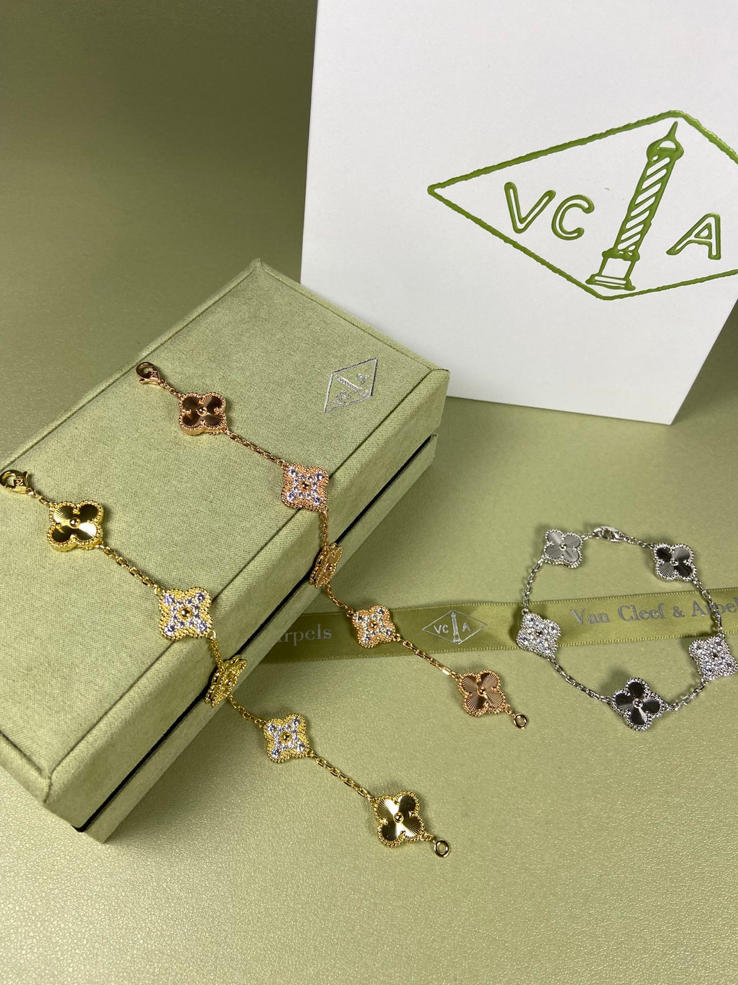 5XVA181KDE Stylish bracelets  5 flowers normal size1.5cm flower