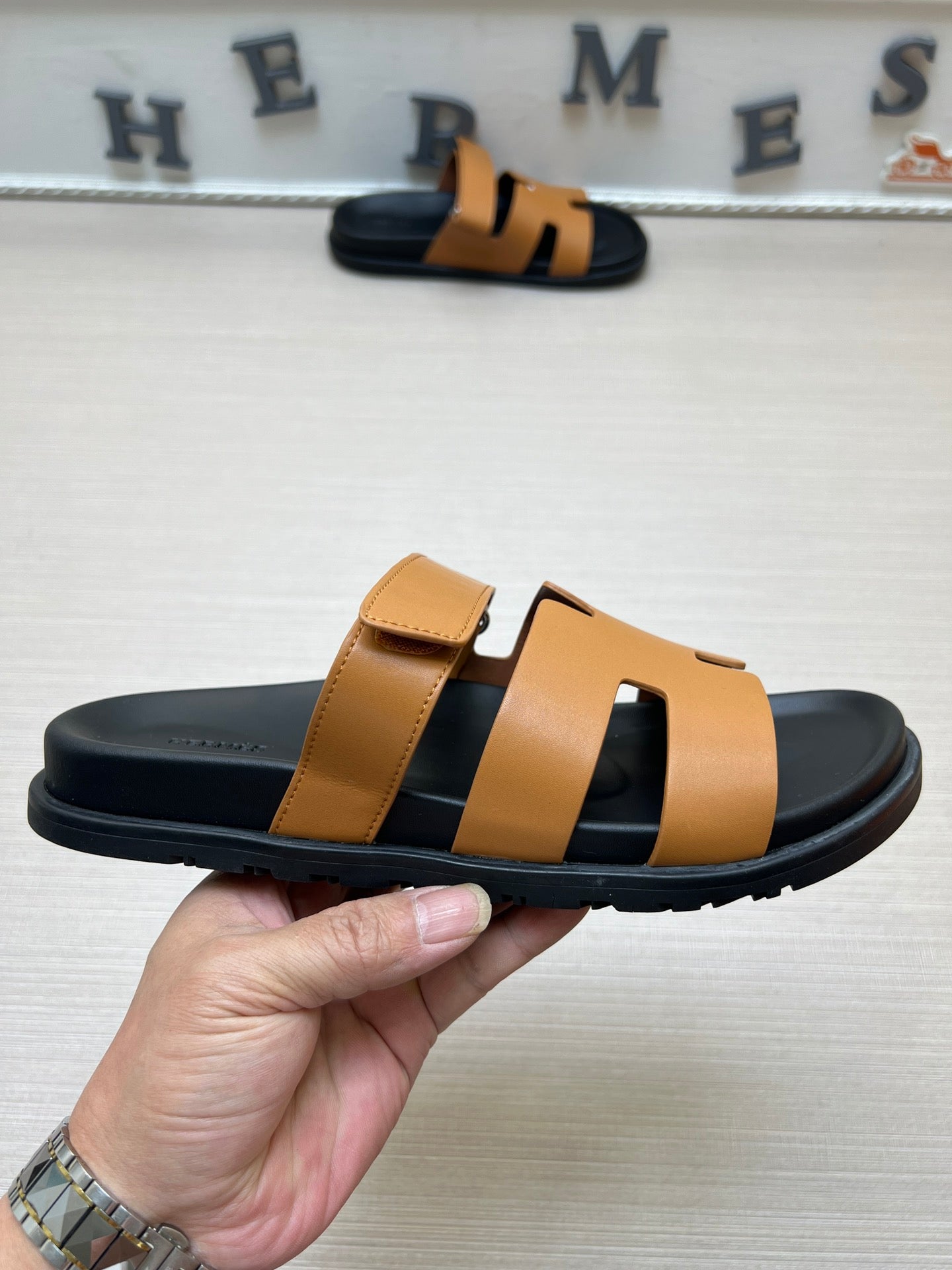 54H1ZDE Stylish slippers