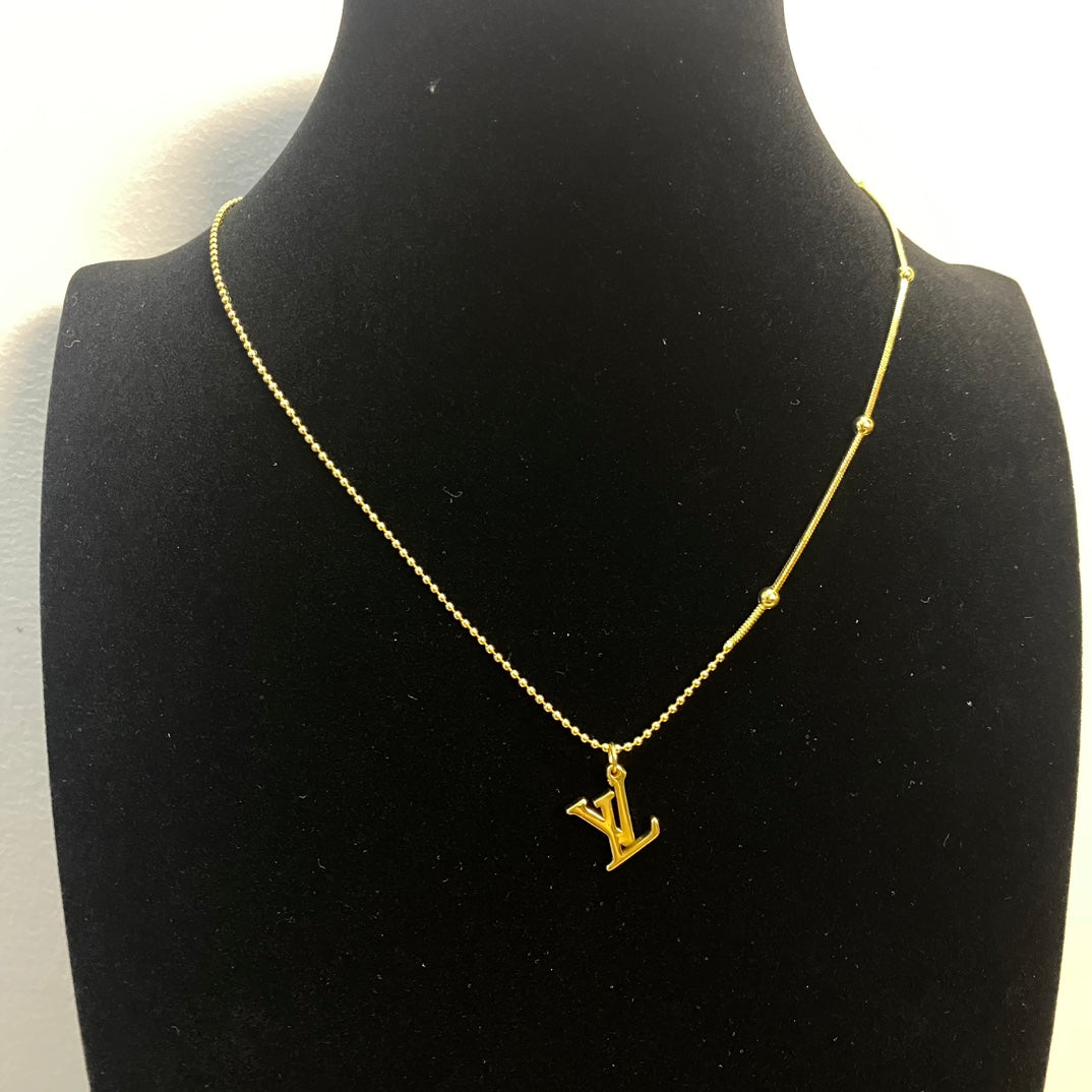 14E654KDE Stylish Necklaces