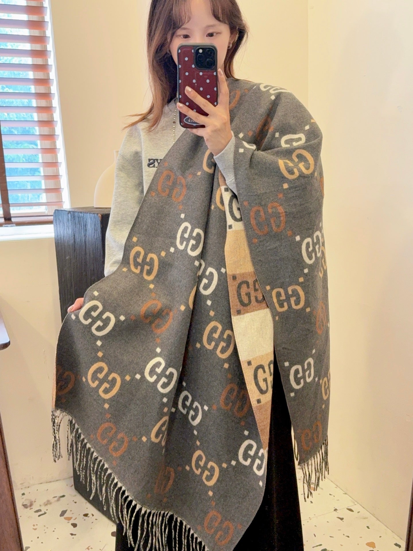 185ZB16WDE Stylish Winter Scarves