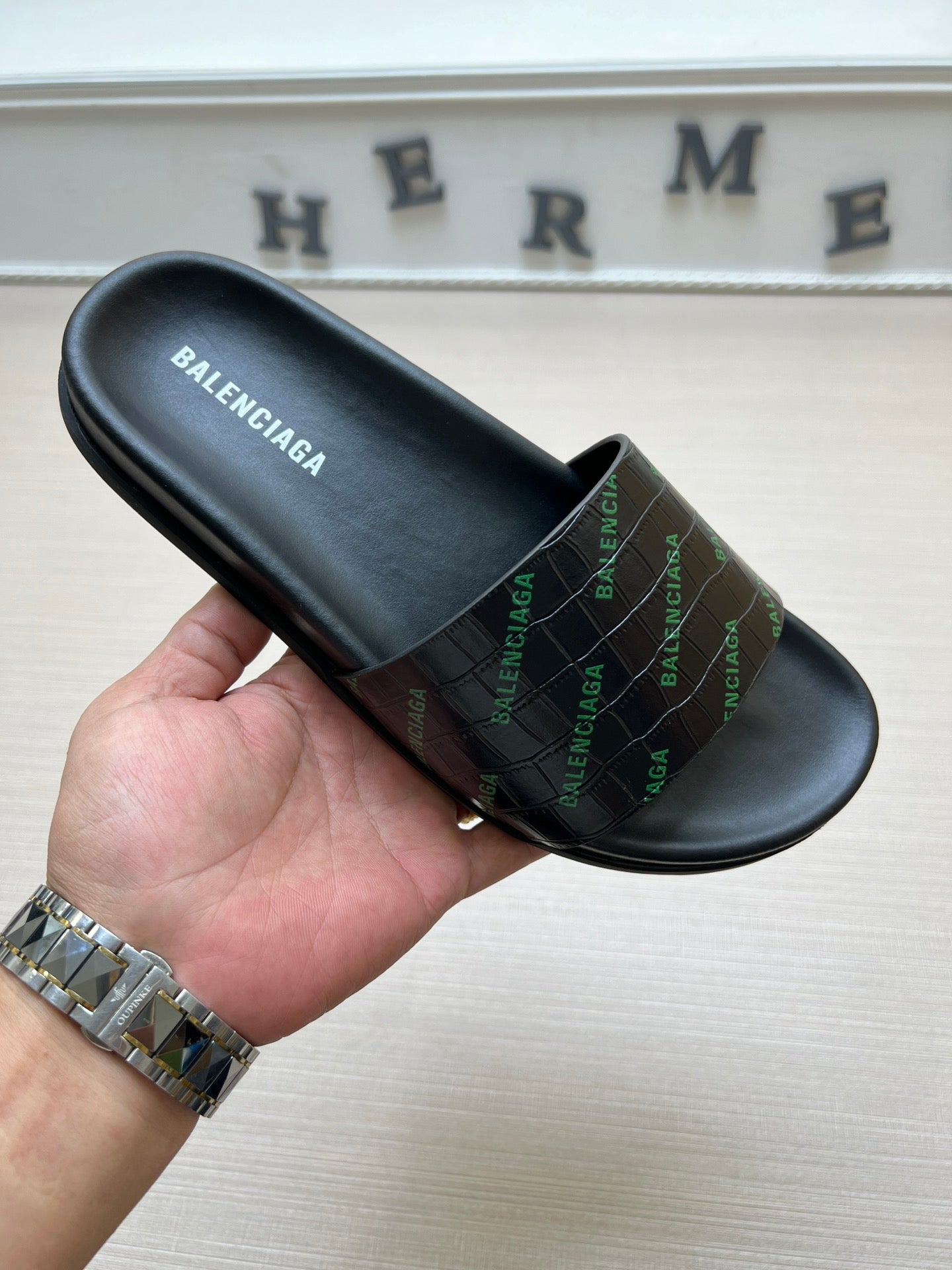 54J99ZDE Stylish slippers