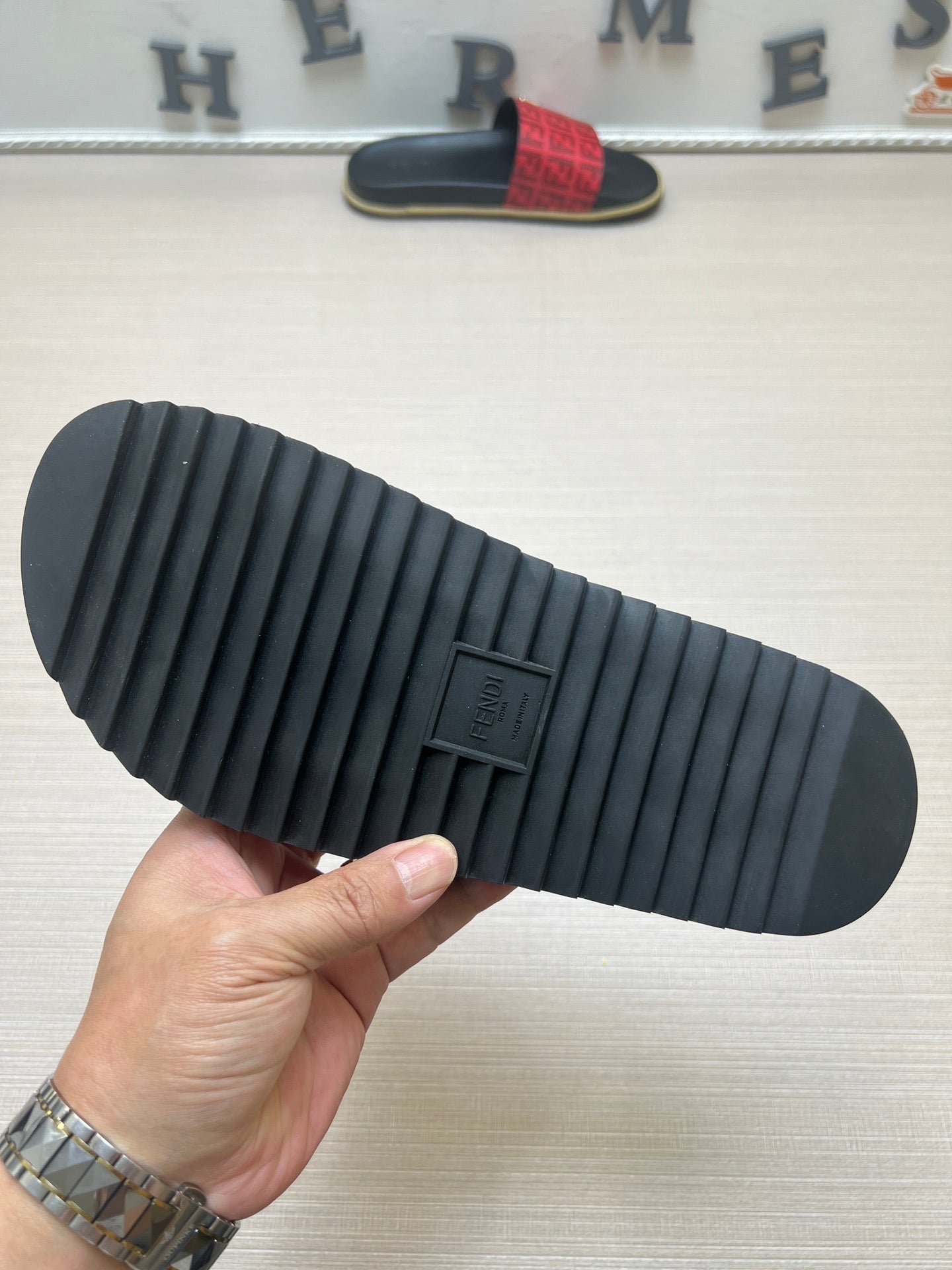 54F121ZDE Stylish slippers