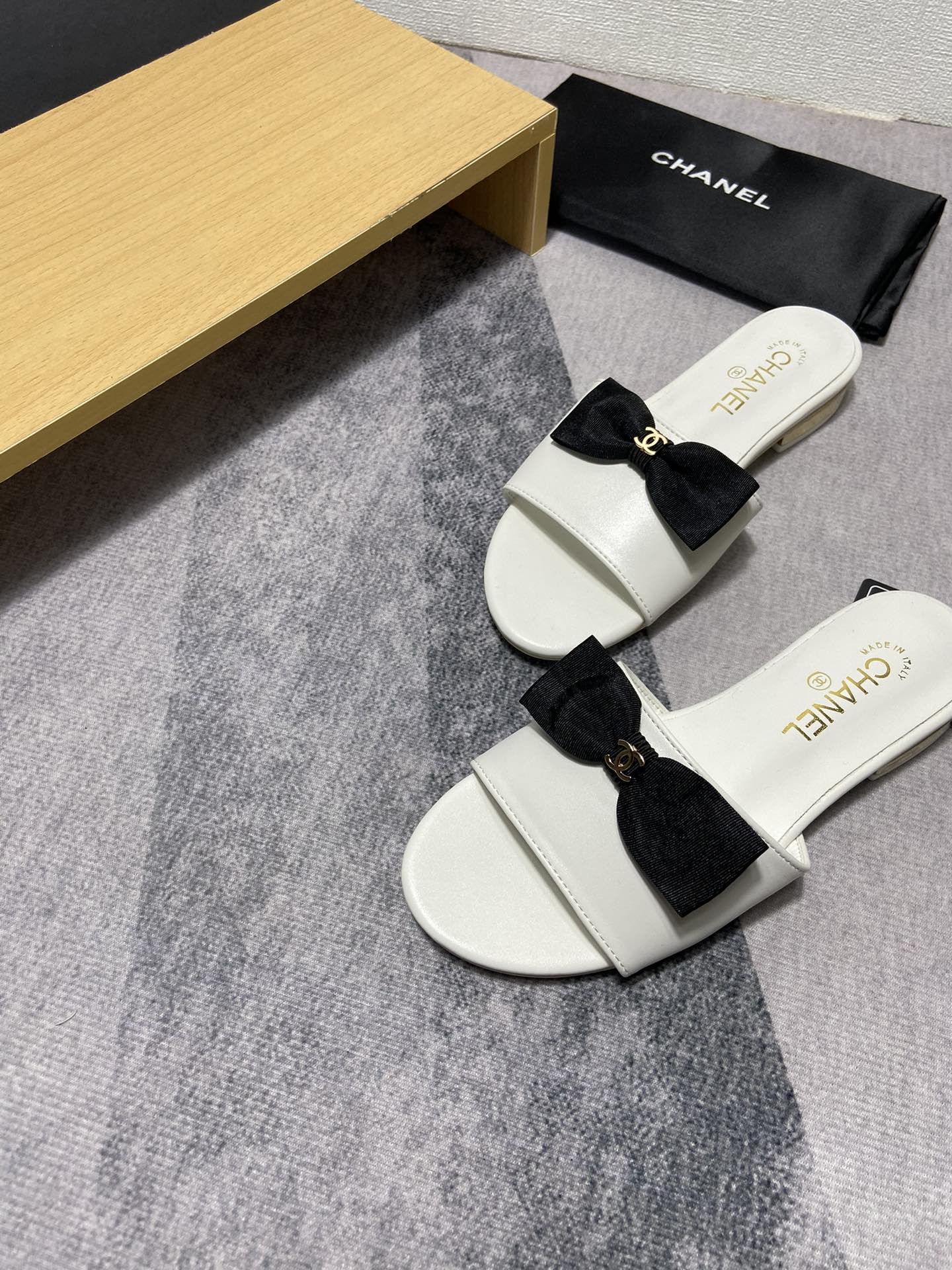 14C187ZDE Stylish Slippers