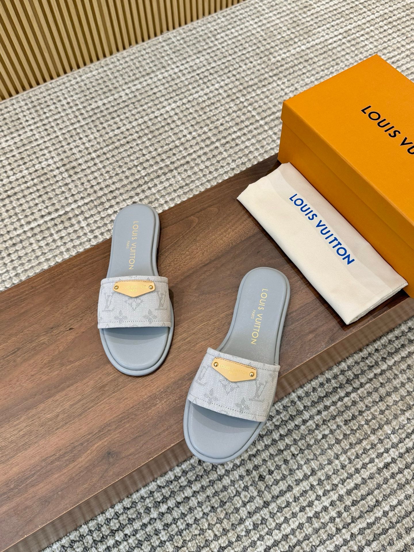 245RE3ZDE Stylish leather shoes 
