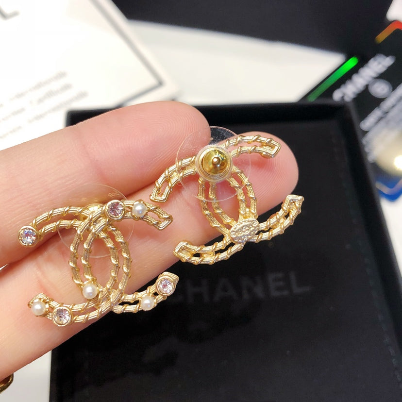 14C89EDE Stylish Earrings