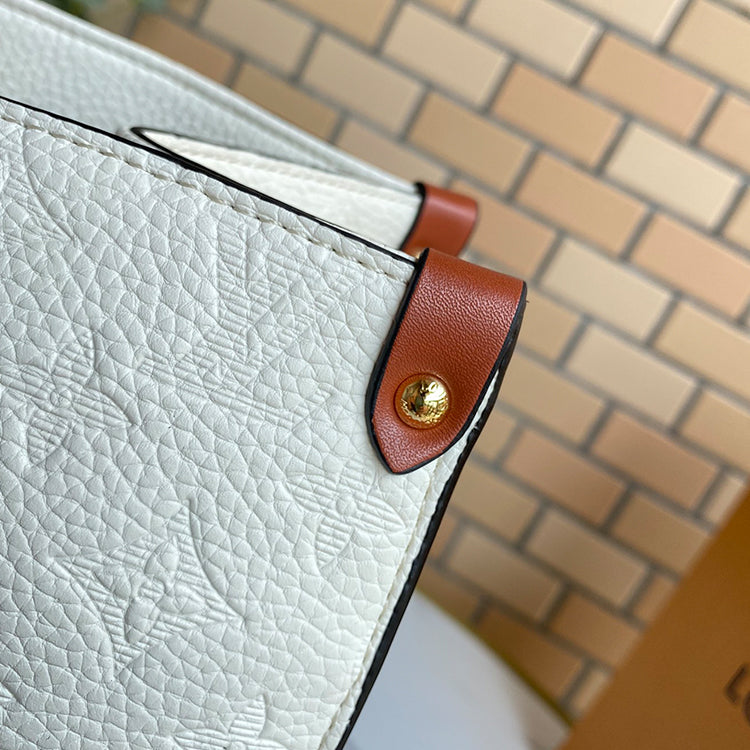 1E12BDE Stylish leather bag 