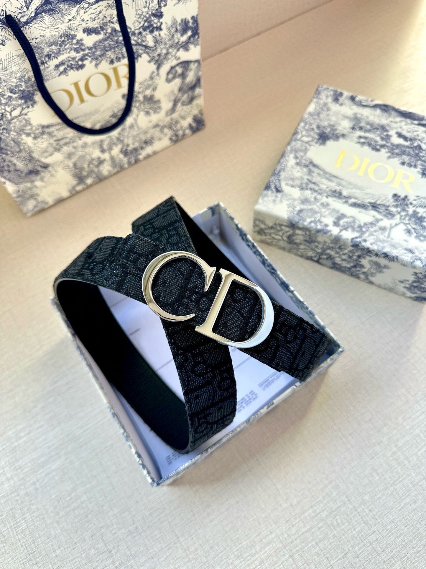 155RD206PDE Stylish  High quality belt With full package