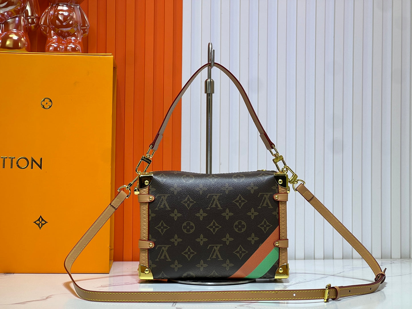 155NE19BDE Stylish leather bag