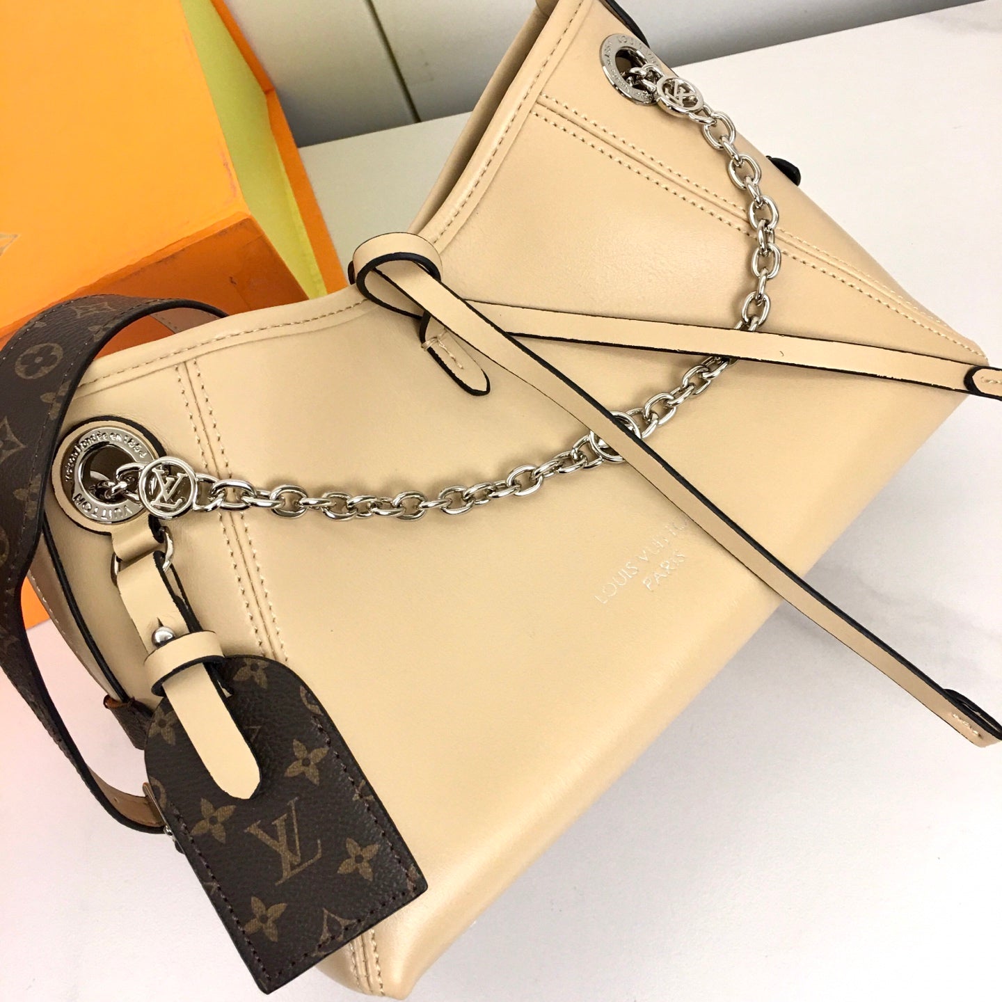 1WE113BDE Stylish leather bag