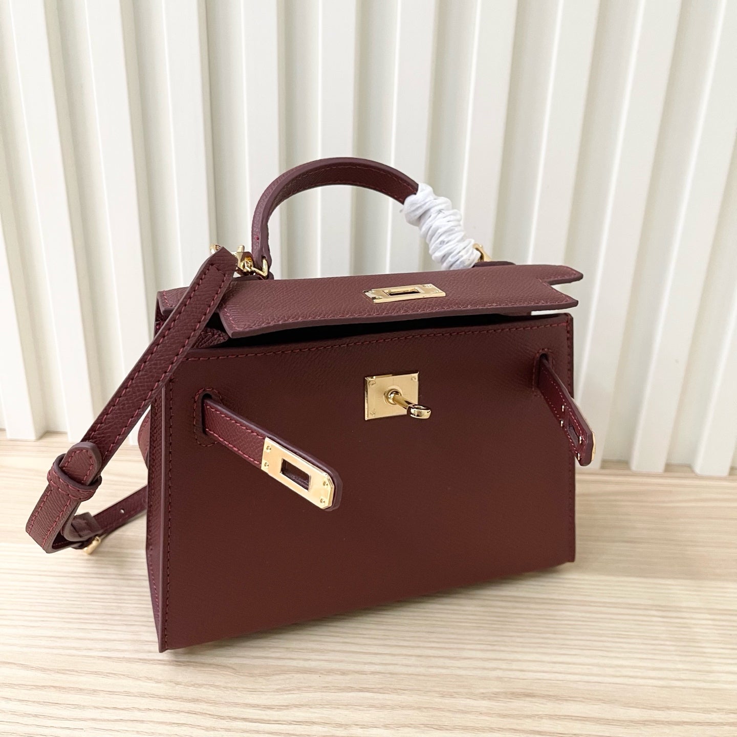 2WH26BDE Stylish leather bag