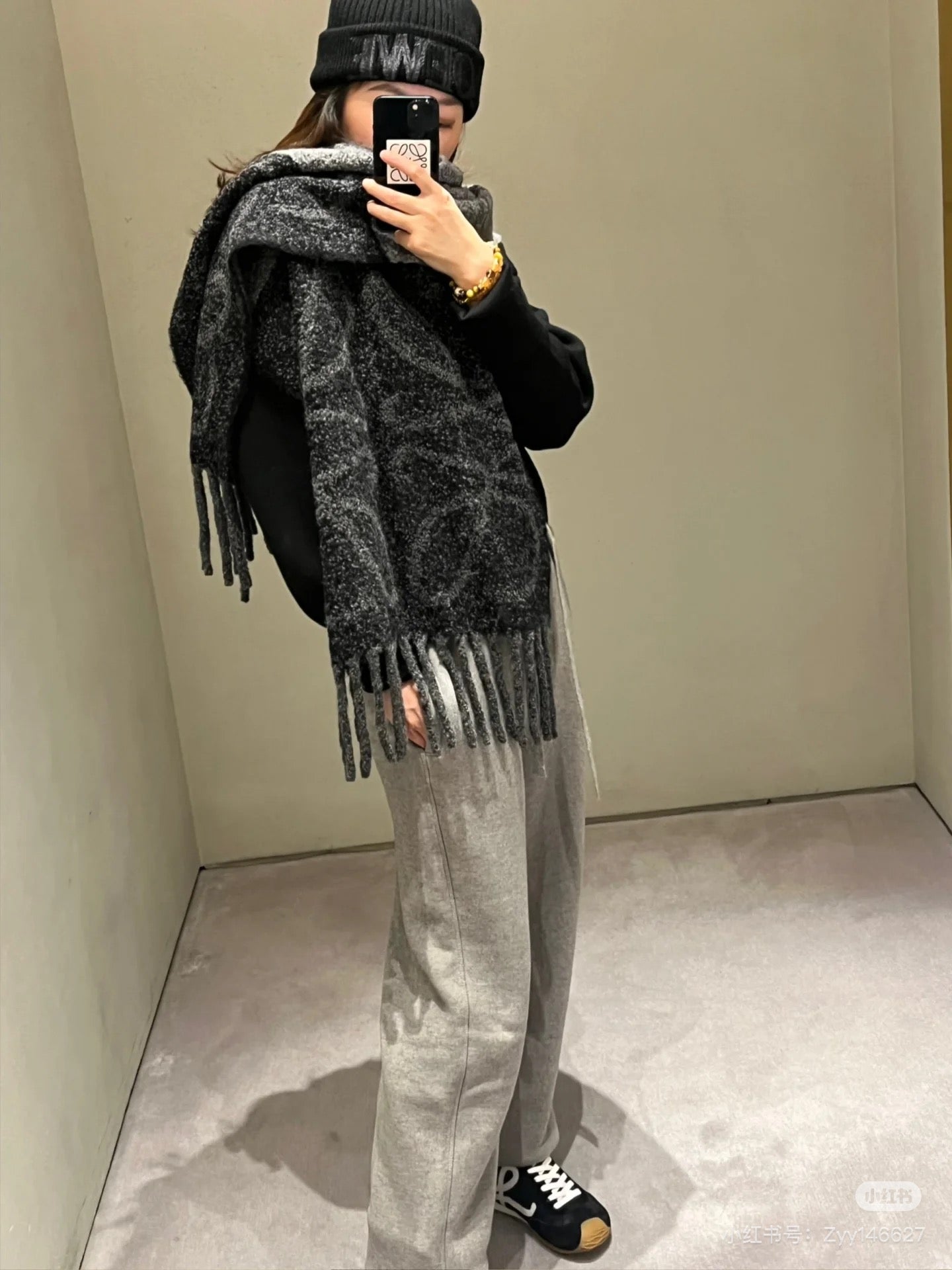 185ZA31WDE Stylish Winter Scarves