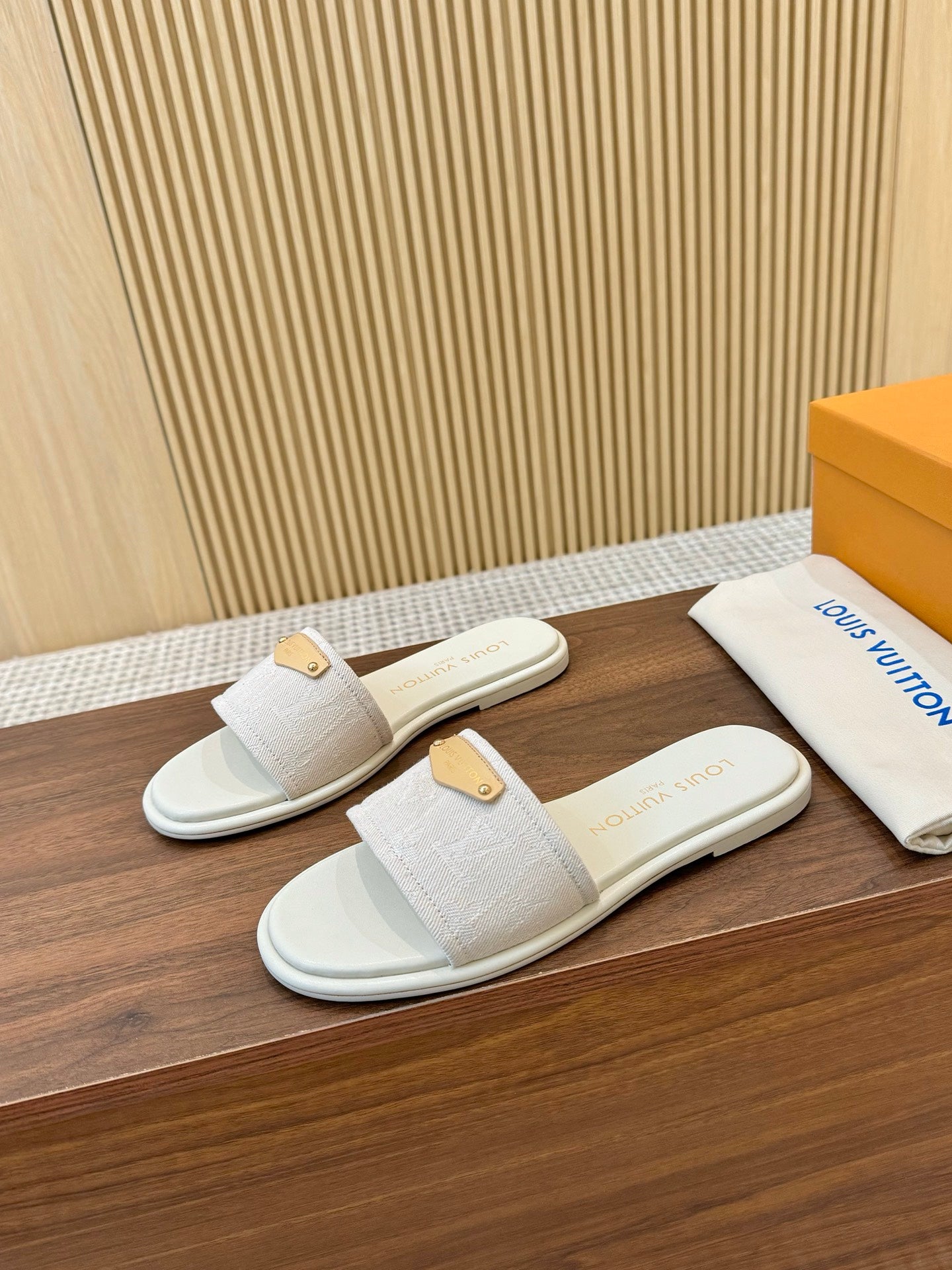 245RE3ZDE Stylish leather shoes 
