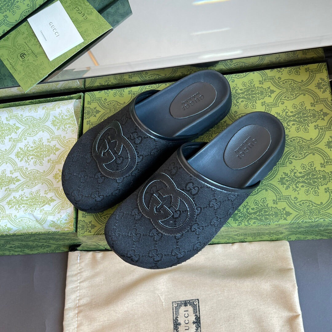 2YB26ZDE Stylish Slippers