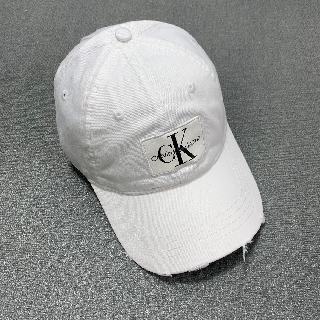125ZA496MDE Stylish hats