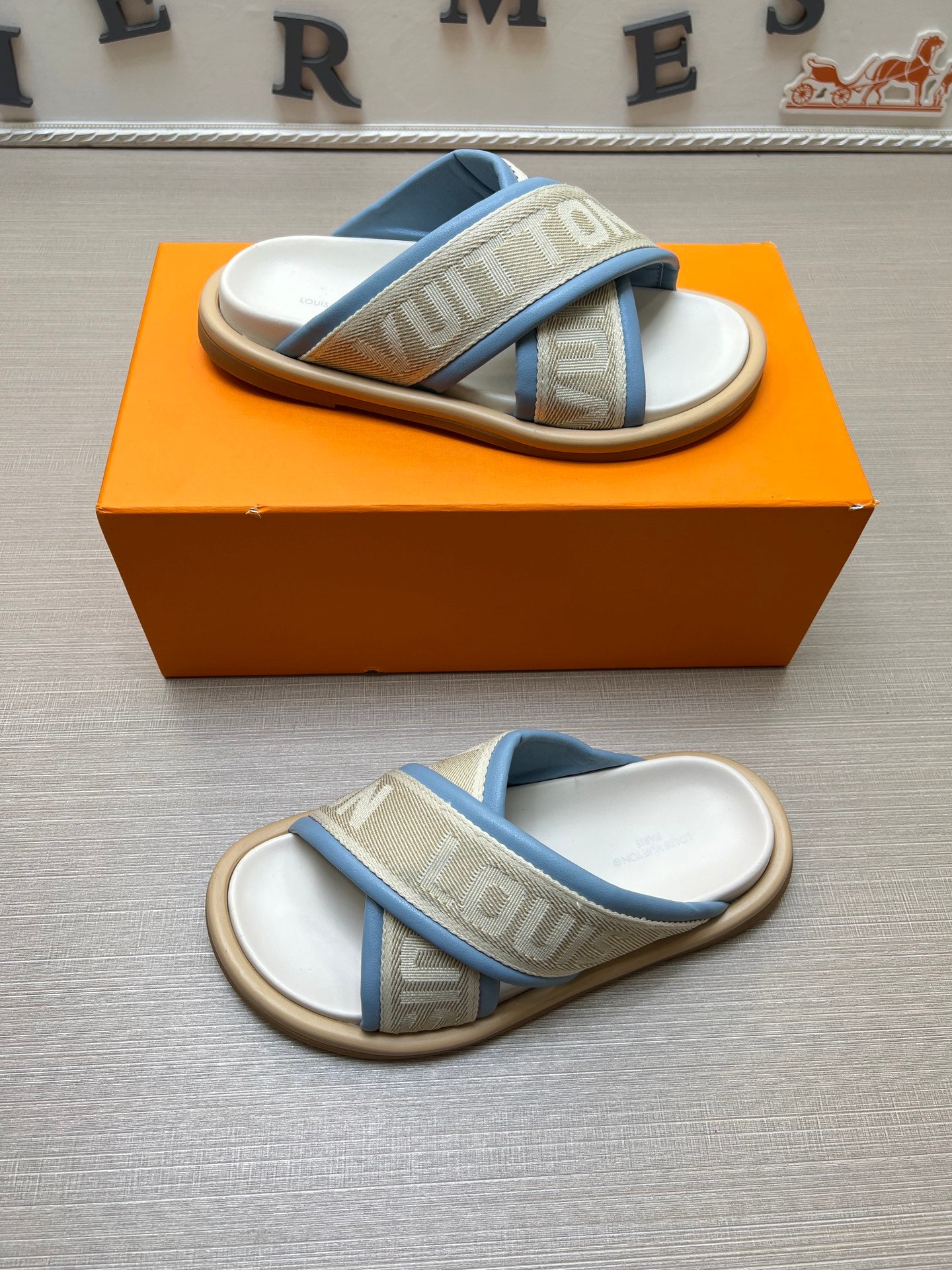 535ZE271ZDE Stylish Slippers