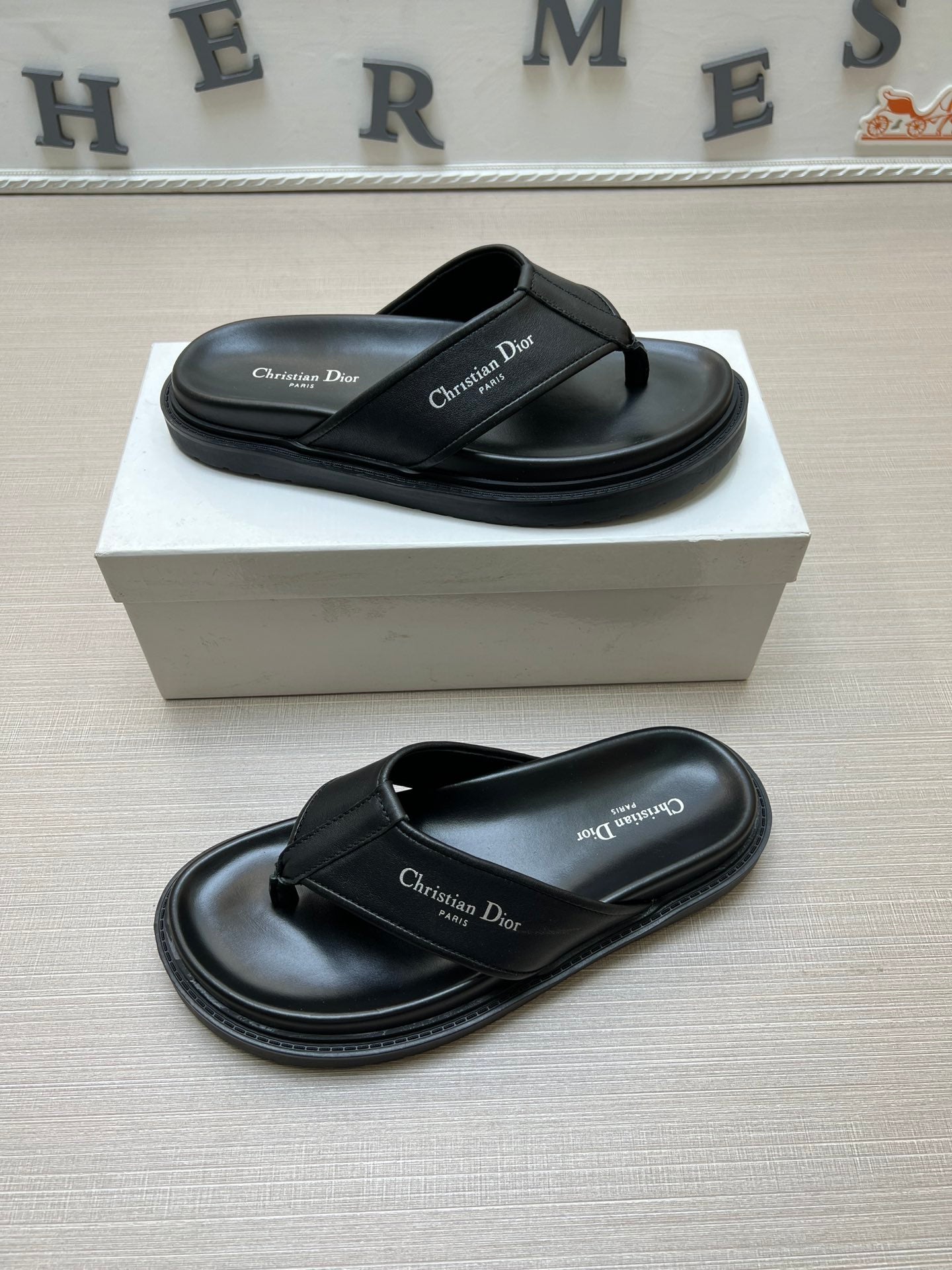 54D115ZDE Stylish slippers