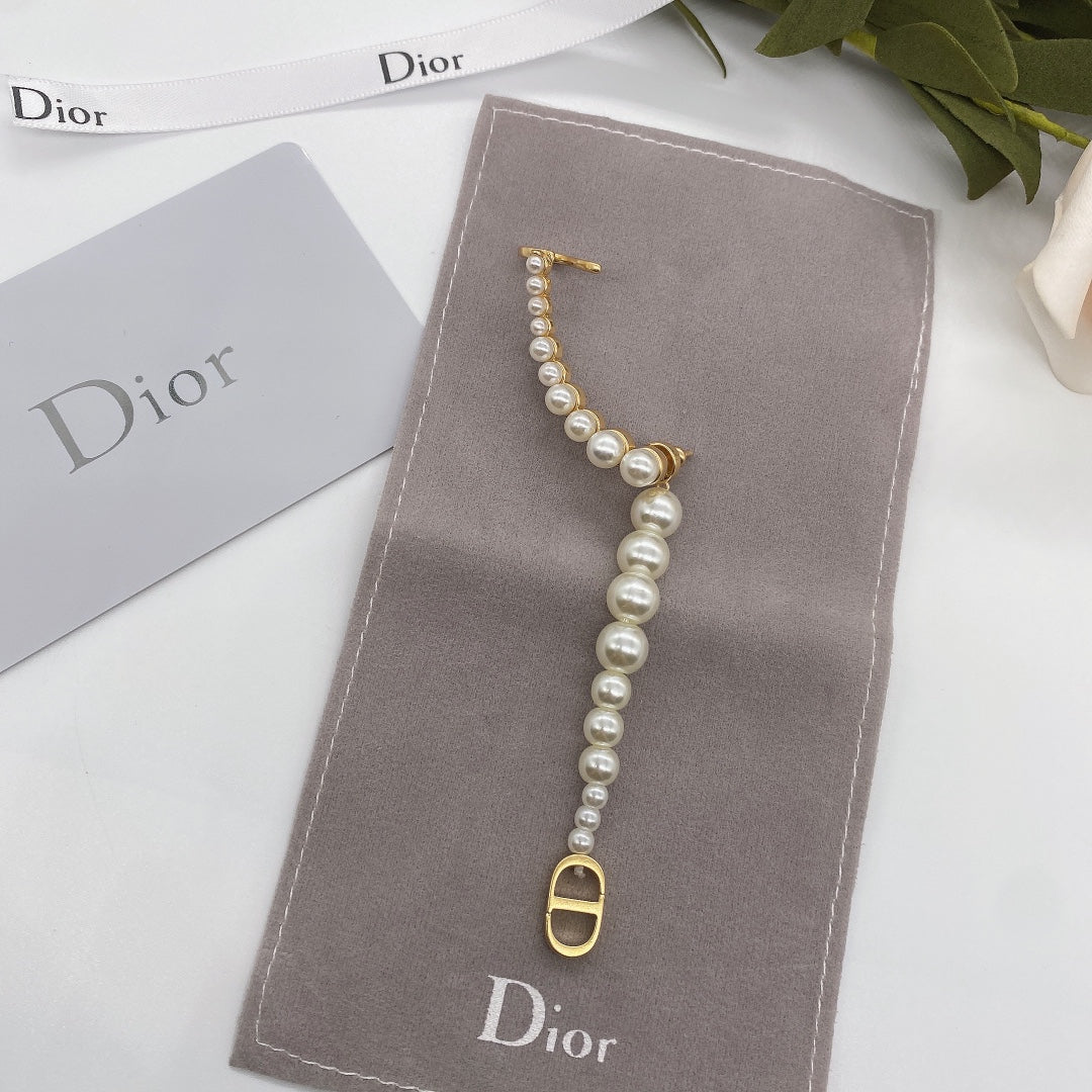 1YD425EDE Stylish Earrings