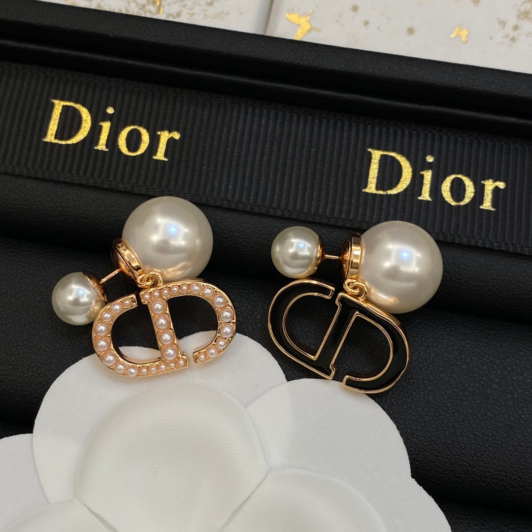 1YD458EDE Stylish Earrings