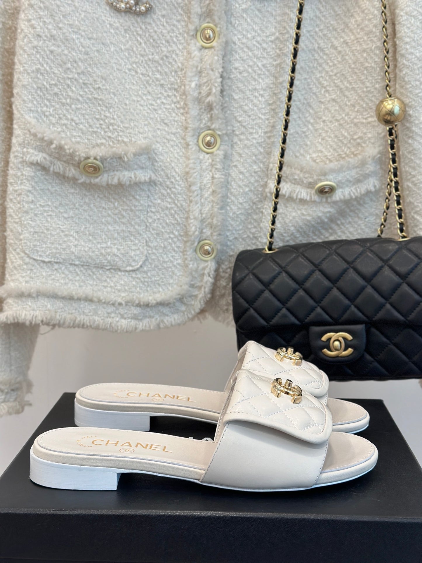 1WC254ZDE Stylish Slippers