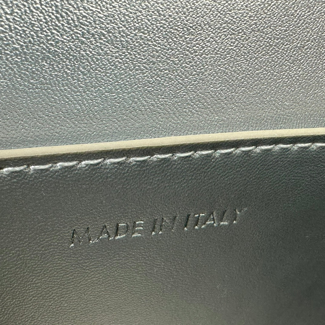 1XE271BDE Stylish leather bag 