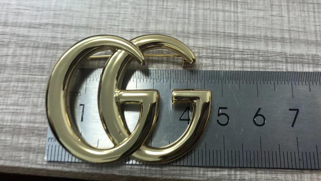 1XB572HDE Stylish Brooch