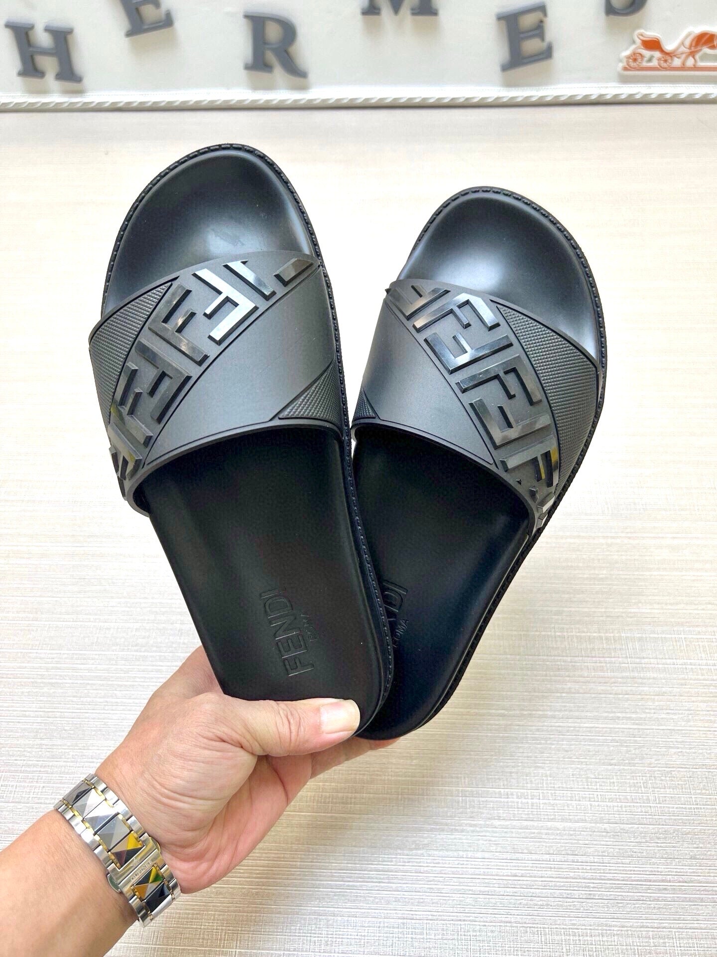 535ZF281ZDE Stylish Slippers