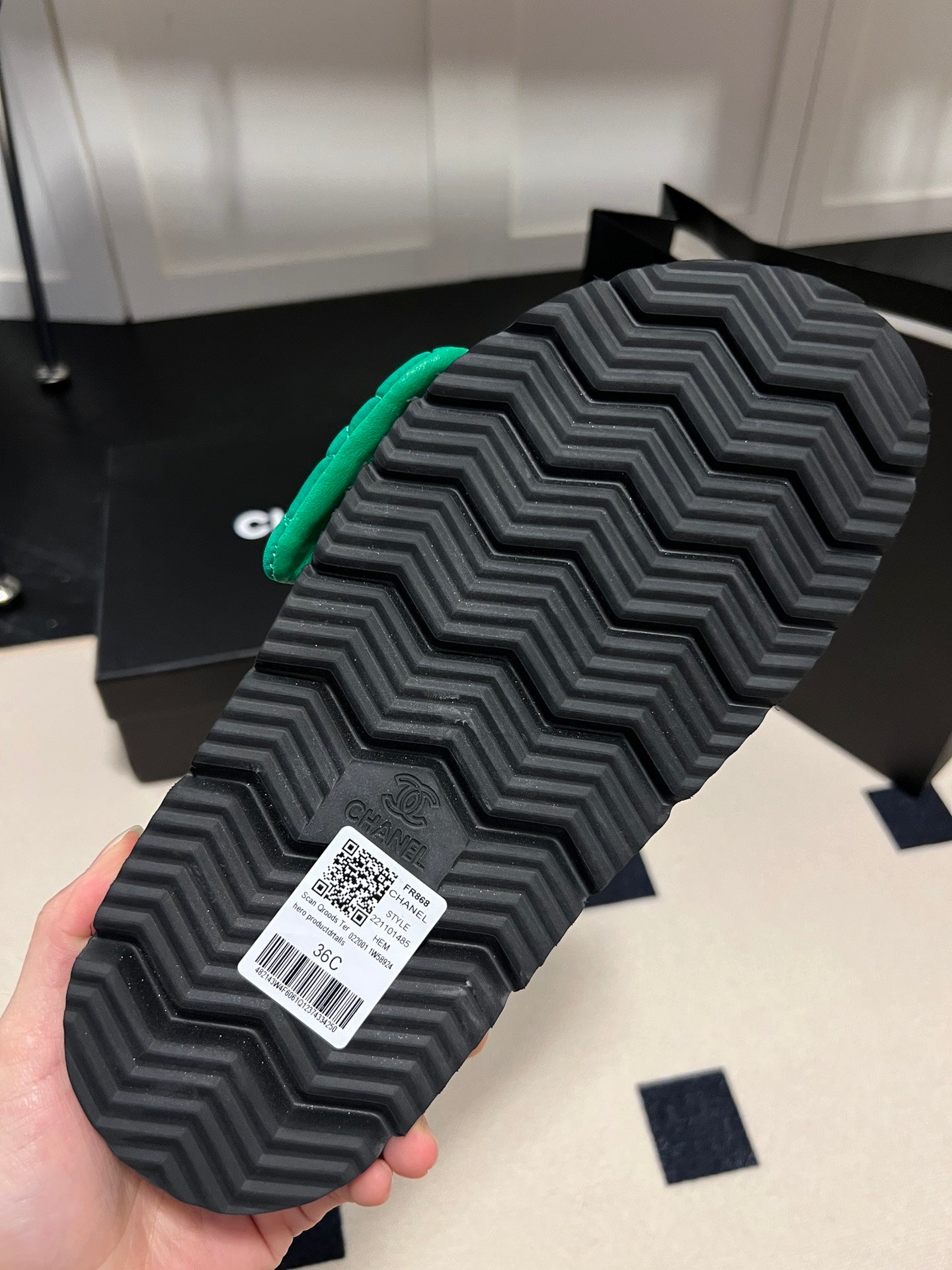 14C94ZDE Stylish Slippers