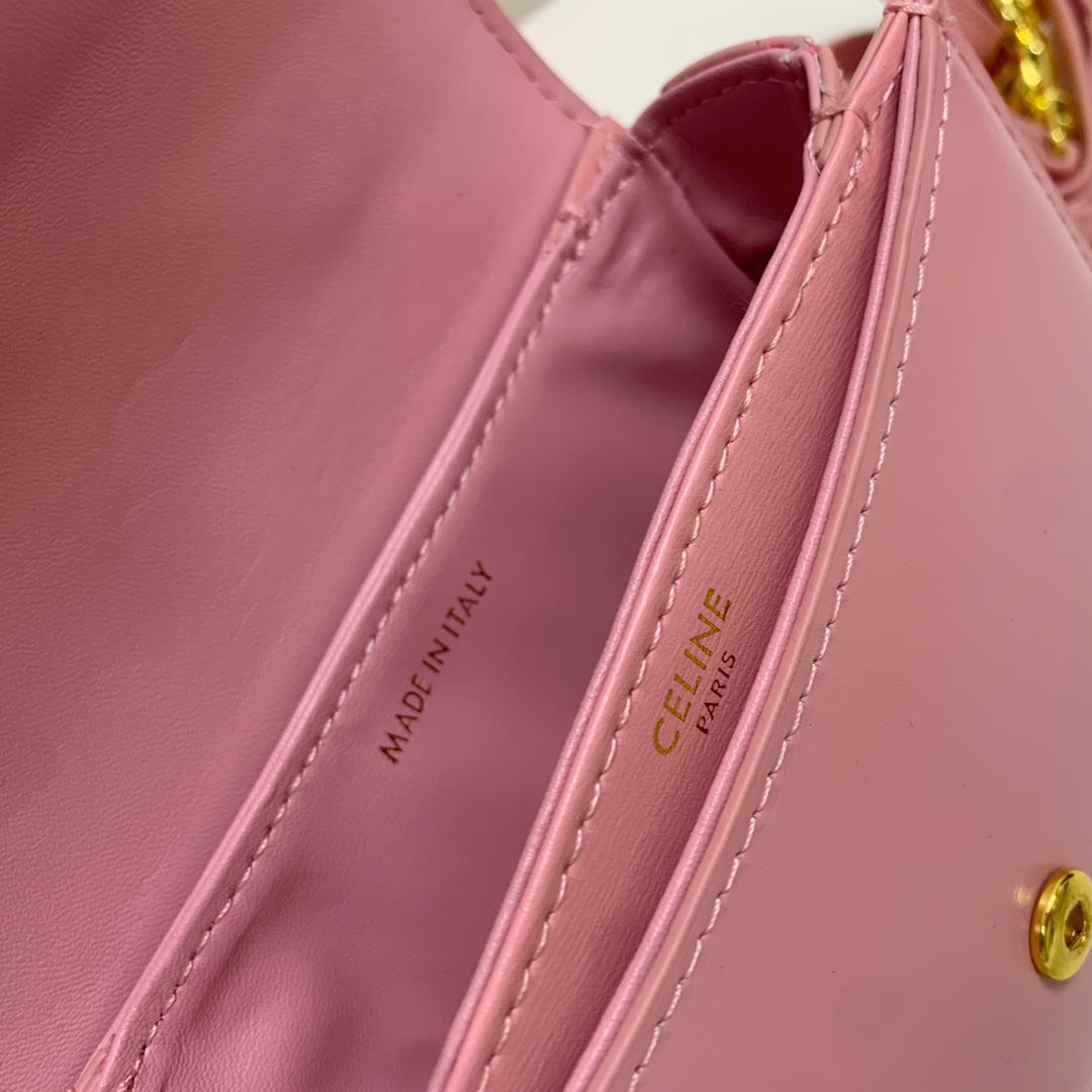 1XCL40BDE Stylish leather bag 