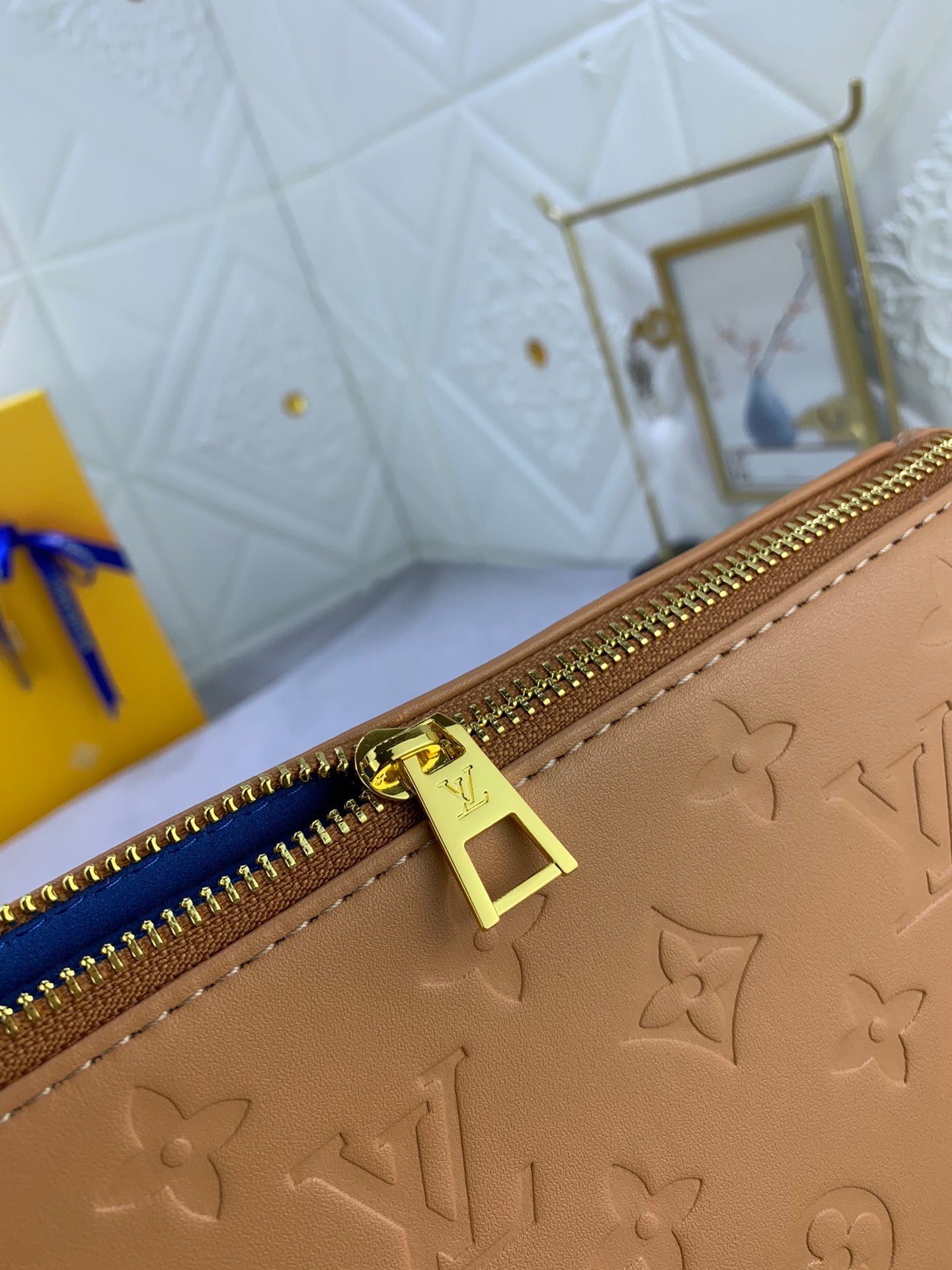 2XE40BDE Stylish leather bag 