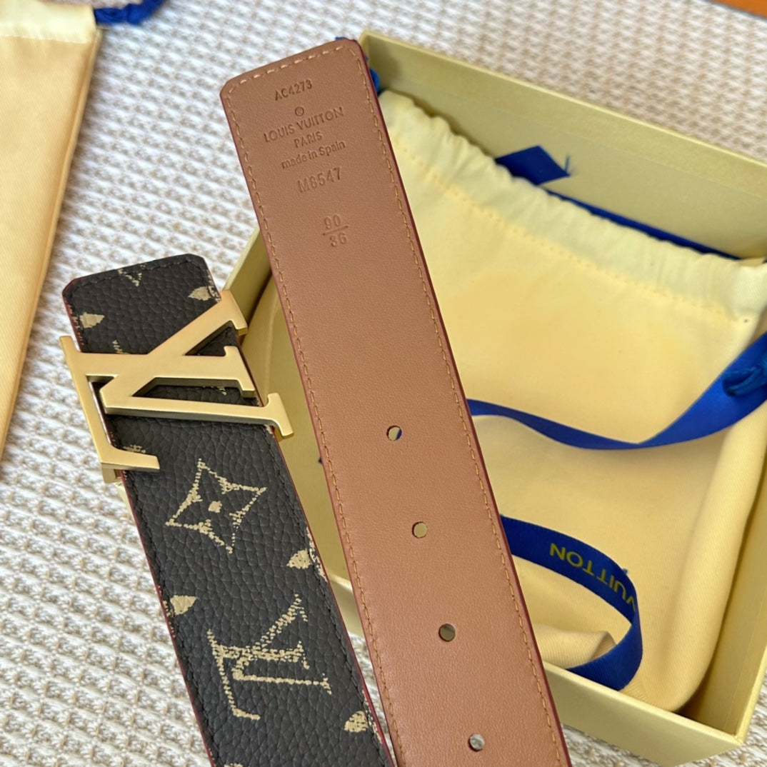 14E131PDE Stylish  High quality belt With full package