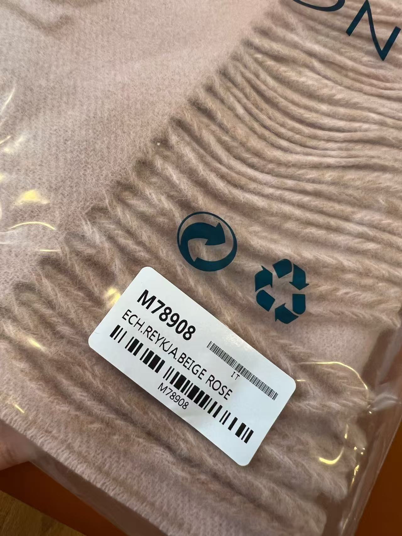 175RE61WDE Stylish Winter Scarves