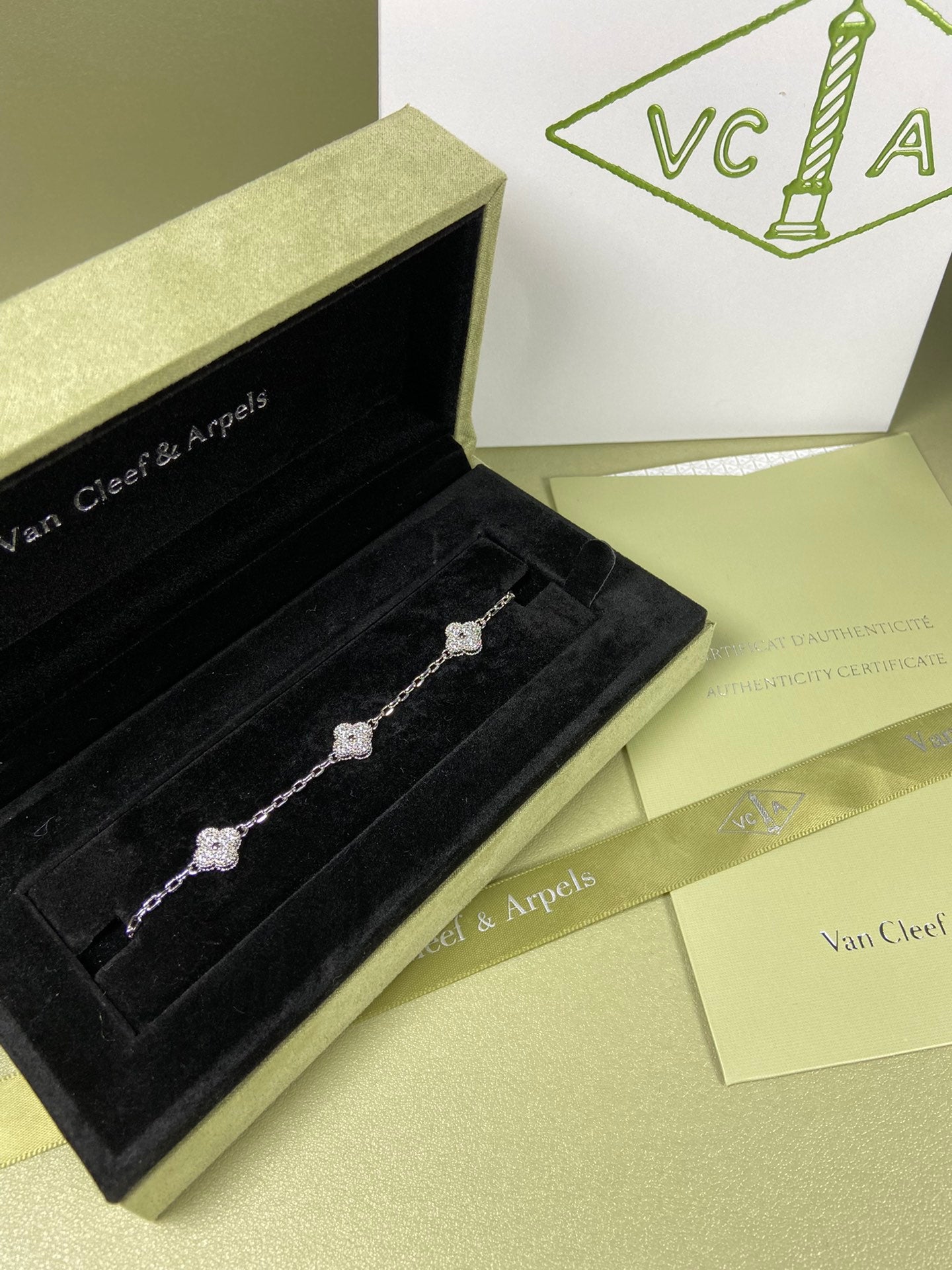 5XVA183KDE Stylishbracelets 6 flowers mini size 0.9cm flower