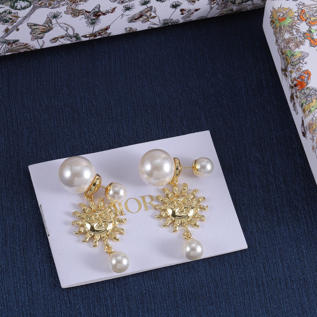 14D587EDE Stylish Earrings