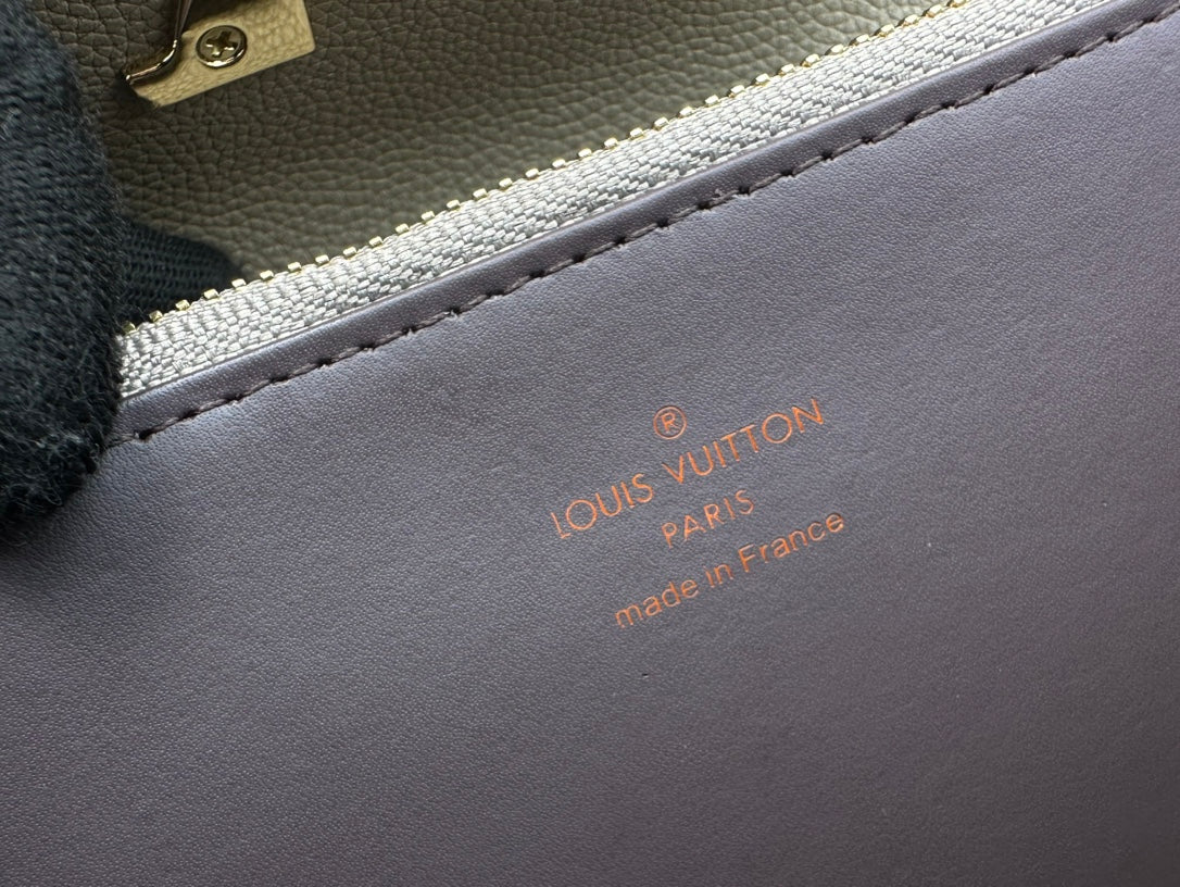 1XE74BDE Stylish leather wallets with package