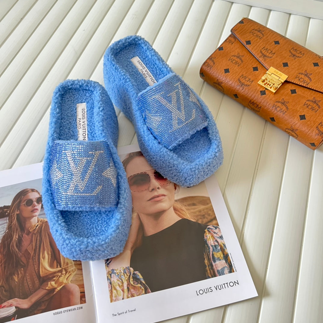 14E91ZDE Stylish Slippers