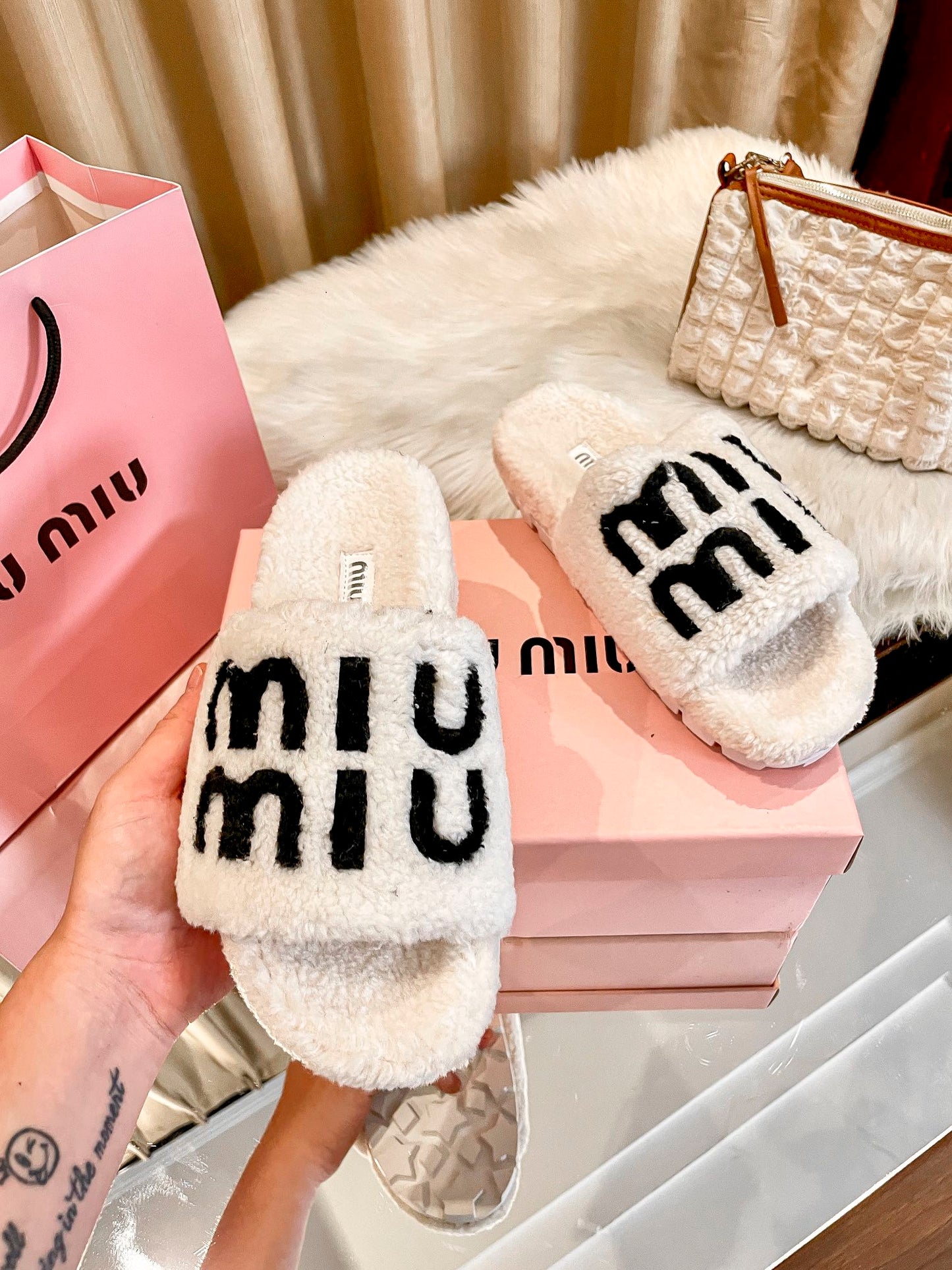 1JA25ZDE Stylish Slippers